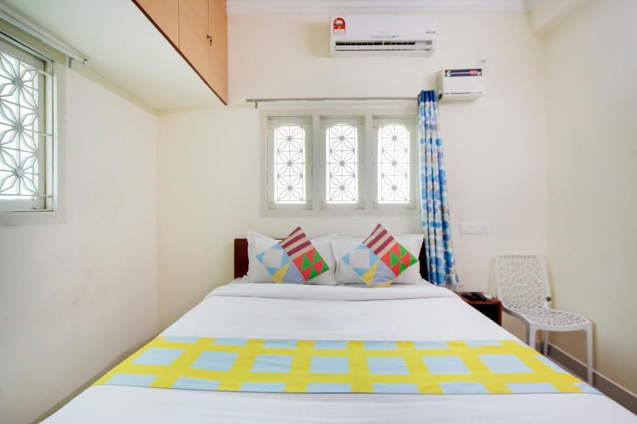 Hotel Yadvik Chennai Esterno foto