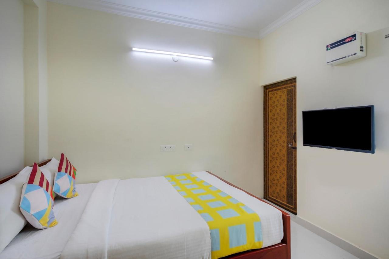 Hotel Yadvik Chennai Esterno foto