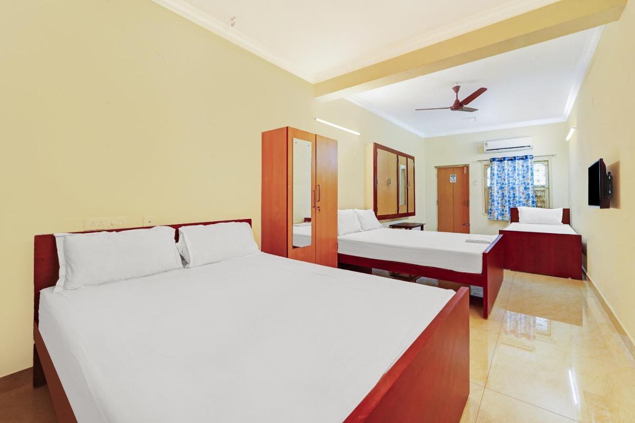 Hotel Yadvik Chennai Esterno foto