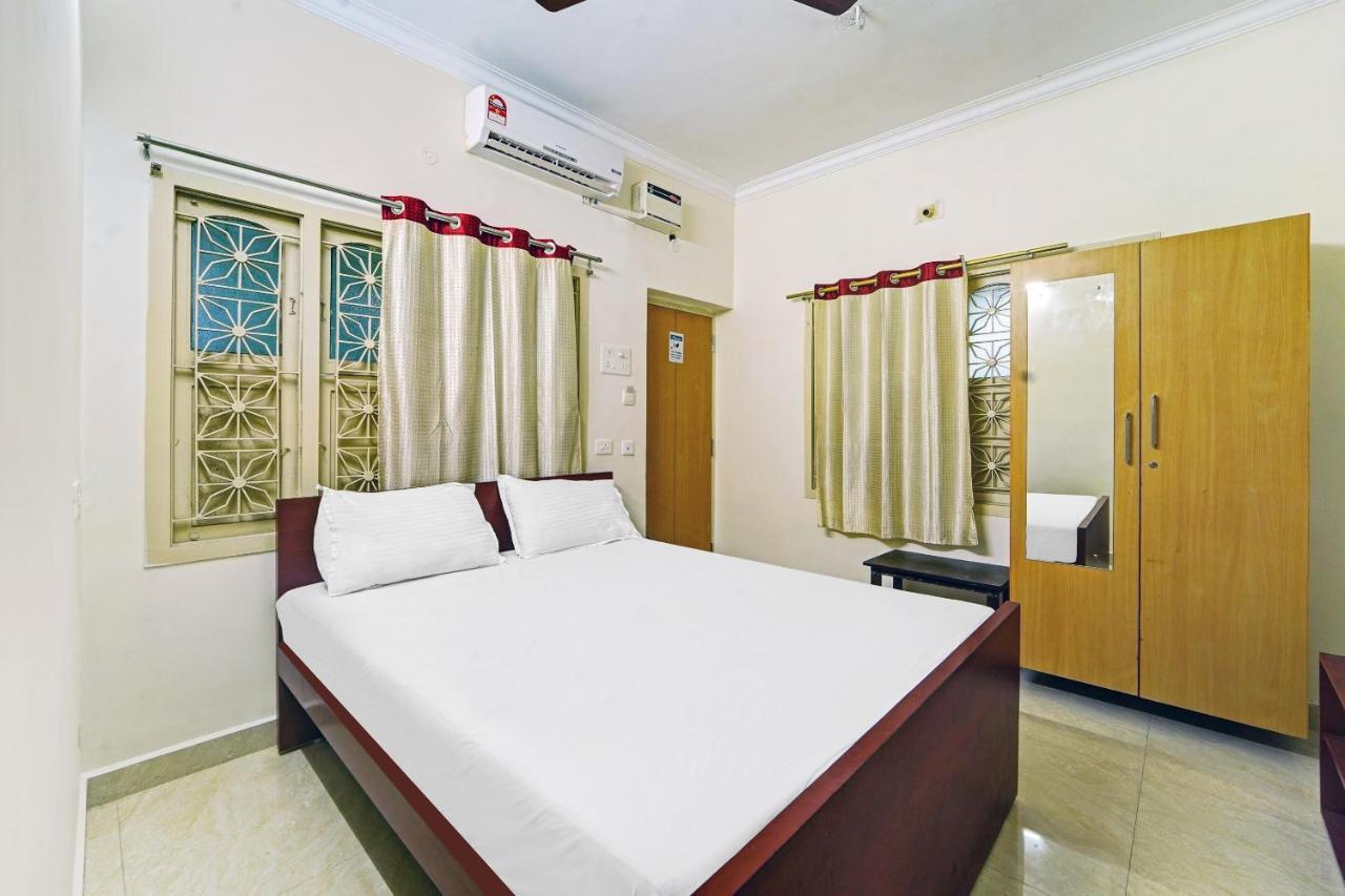 Hotel Yadvik Chennai Esterno foto